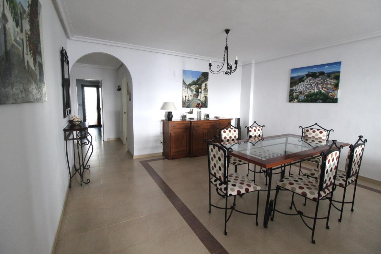 Mountain View Apartemen Marbella