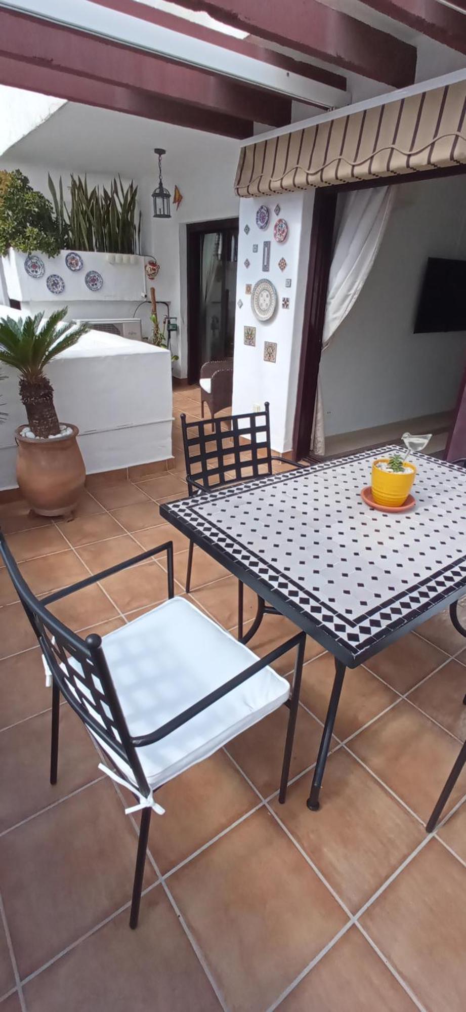 Mountain View Apartemen Marbella